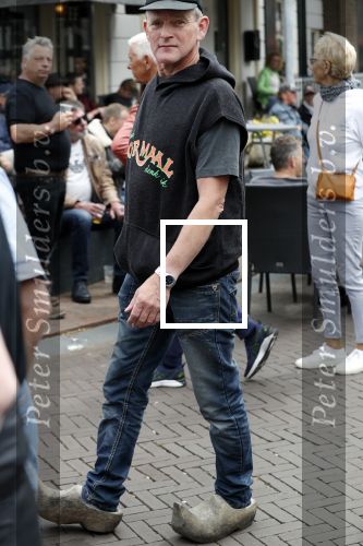 Hummelo 10 mei 2018
Onthulling standbeeld rockgroep Normaal met de bandleden Bennie Jolink, Ferdi Joly, Willem Terhorst en de partner van het overleden lid Jan Manschot . normaal fans