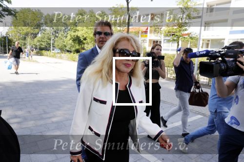 Amsterdam 28 mei 2018
Rechtszaak Patricia Paay tegen Eendevanger en Geen Stijl.nl in rechtbank van Amsterdam. Patricia kwam met haar man Robbert Hinfelaar.
