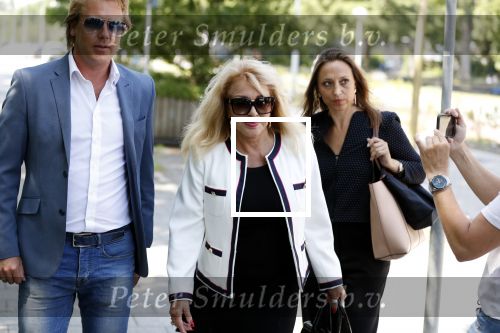 Amsterdam 28 mei 2018
Rechtszaak Patricia Paay tegen Geen Stijl en Eendevanger. Patricia kwam met haar man Robbert Hinfelaar naar de rechtbank in Amsterdam. Johan Vlemmix was ook aanwezig.