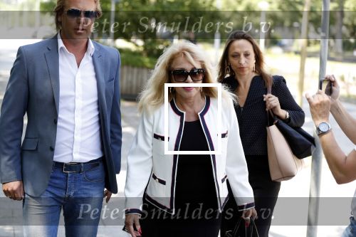 Amsterdam 28 mei 2018
Rechtszaak Patricia Paay tegen Geen Stijl en Eendevanger. Patricia kwam met haar man Robbert Hinfelaar naar de rechtbank in Amsterdam. Johan Vlemmix was ook aanwezig.