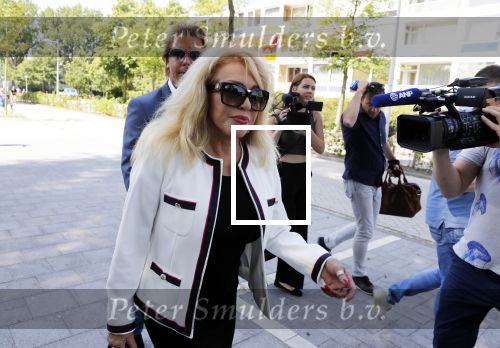 Amsterdam 28 mei 2018
Rechtszaak Patricia Paay tegen Geen Stijl en Eendevanger. Patricia kwam met haar man Robbert Hinfelaar naar de rechtbank in Amsterdam. Johan Vlemmix was ook aanwezig.