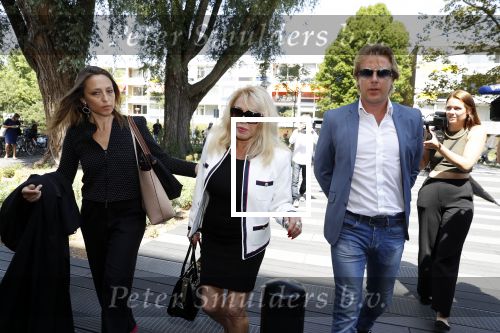 Amsterdam 28 mei 2018
Rechtszaak Patricia Paay tegen Geen Stijl en Eendevanger. Patricia kwam met haar man Robbert Hinfelaar naar de rechtbank in Amsterdam. Johan Vlemmix was ook aanwezig.