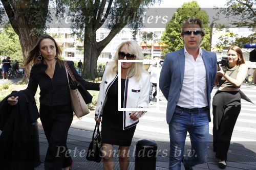 Amsterdam 28 mei 2018
Rechtszaak Patricia Paay tegen Geen Stijl en Eendevanger. Patricia kwam met haar man Robbert Hinfelaar naar de rechtbank in Amsterdam. Johan Vlemmix was ook aanwezig.