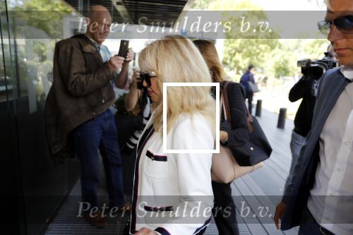 Amsterdam 28 mei 2018
Rechtszaak Patricia Paay tegen Geen Stijl en Eendevanger. Patricia kwam met haar man Robbert Hinfelaar naar de rechtbank in Amsterdam. Johan Vlemmix was ook aanwezig.