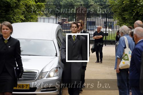 Amsterdam 24 mei 2018
Begrafenis Natascha Emanuels op begraafplaats zorgvlied. Paul de Leeuw