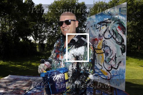 Eemnes 28 mei 2018
Golfwedstrijd ten bate van Warchild met oa Victor Reinier Toine v Peperstraten Mariska v Kolck en Frits Sissing. Kunstenaar Pim Smit maakt samen met victor Reinier een schilderij .