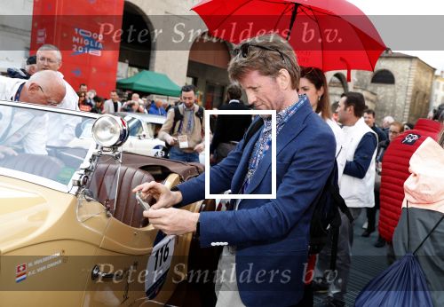 Brescia 15 mei 2018
Prins Pieter Christiaan doe mee met de Mille Miglia. Hij rijdt samen met de hr Hulsbergen