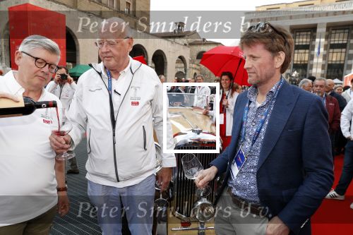 Brescia 15 mei 2018
Prins Pieter Christiaan doe mee met de Mille Miglia. Hij rijdt samen met de hr Hulsbergen