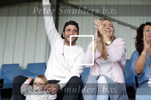Beverwijk, 2 Juni 2018
Jaarlijks terugkerend voetbaltoernooi Rafael v d Vaart.
Beverwijk, 2 Juni 2018
Jaarlijks terugkerend voetbaltoernooi Rafael v d Vaart.
Rafael v d Vaart, Estavana Polman en Jesslynn v d Vaart