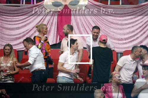 Amsterdam 26 mei 2018
Toppers in de Johan Cruijff arena met Jan Smit Gerard Joling Jeroen v d Boom en Rene Froger. Ramon Mesman met een kennis
