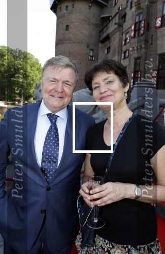 Haarzuilens 6 juni 2018
Opening expositie in kasteel de haar met oa Rene Mioch Annewil Blankers Renee Soutendijk en Willeke v Ammelrooij.