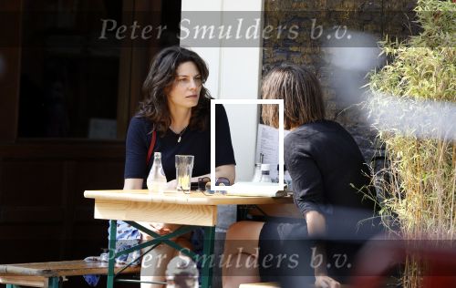 Amsterdam 24 mei 2018
Rifka Lodeizen op terras.