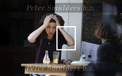 Amsterdam 24 mei 2018
Rifka Lodeizen op terras.