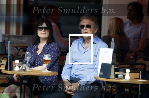 Amsterdam 23 mei 2018
Robert en Roos ten Brink op terras in Amsterdam zuid