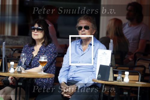 Amsterdam 23 mei 2018
Robert en Roos ten Brink op terras in Amsterdam zuid