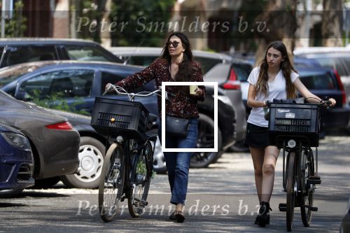 Amsterdam 29 mei 2018
Robine v d Meer met haar dochter Emma in Amsterdam zuid
