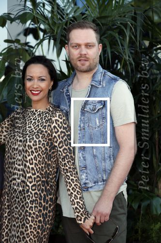 Amsterdam 5 juni 2018
Premiere Jurassic world in het amsterdam theater. Sonja Silva met man Pyke Pos en zoon