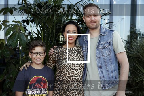 Amsterdam 5 juni 2018
Premiere Jurassic world in het amsterdam theater. Sonja Silva met man Pyke Pos en zoon