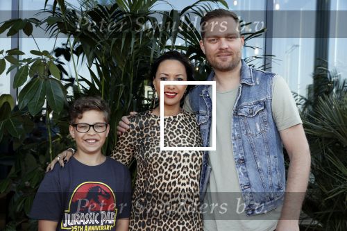 Amsterdam 5 juni 2018
Premiere Jurassic world in het amsterdam theater. Sonja Silva met man Pyke Pos en zoon
