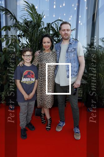 Amsterdam 5 juni 2018
Premiere Jurassic world in het amsterdam theater. Sonja Silva met man Pyke Pos en zoon