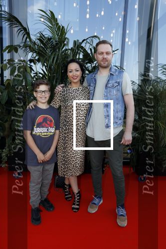 Amsterdam 5 juni 2018
Premiere Jurassic world in het amsterdam theater. Sonja Silva met man Pyke Pos en zoon