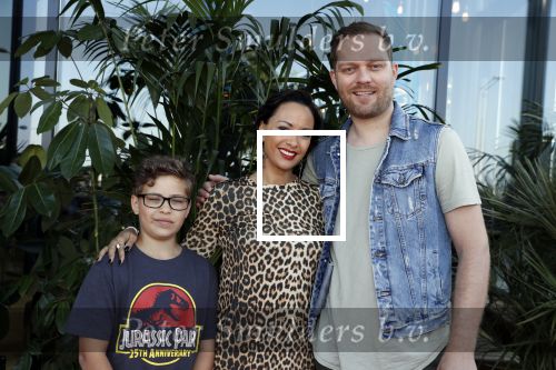 Amsterdam 5 juni 2018
Premiere Jurassic world in het amsterdam theater. Sonja Silva met man Pyke Pos en zoon