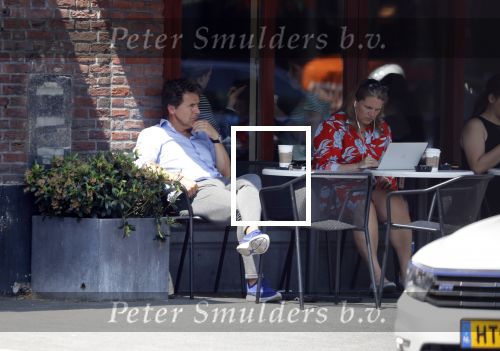 Amsterdam 29 mei 2018
Toine v Peperstraten drinkt koffietje bij starbucks.