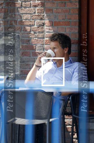 Amsterdam 29 mei 2018
Toine v Peperstraten drinkt koffietje bij starbucks.