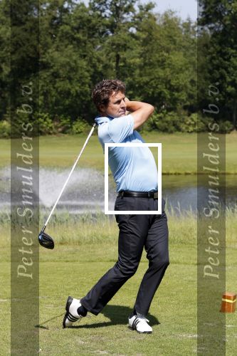 Eemnes 28 mei 2018
Golfwedstrijd ten bate van Warchild met oa Victor Reinier Toine v Peperstraten Mariska v Kolck en Frits Sissing. Kunstenaar Pim Smit maakt samen met victor Reinier een schilderij .