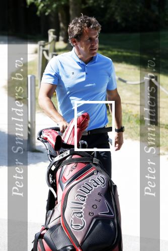 Eemnes 28 mei 2018
Golfwedstrijd ten bate van Warchild met oa Victor Reinier Toine v Peperstraten Mariska v Kolck en Frits Sissing. Kunstenaar Pim Smit maakt samen met victor Reinier een schilderij .