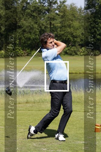 Eemnes 28 mei 2018
Golfwedstrijd ten bate van Warchild met oa Victor Reinier Toine v Peperstraten Mariska v Kolck en Frits Sissing. Kunstenaar Pim Smit maakt samen met victor Reinier een schilderij .