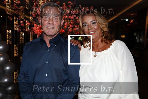 Utrecht 2 juni 2018
Gala van Wesley Sneijder in Hoptel v d Valk. Wesley kreeg een belangrijke onderscheiding van de gemeente Utrecht buit bhanden van Burgemeester Jan v Zanen. Yolanthe Sneijder Cabau v Kasbergen feliciteerde hem. Barry en Sylvia Sneijder