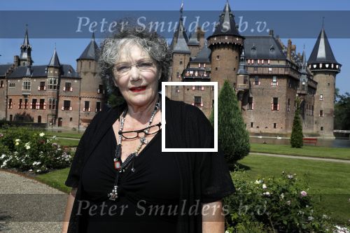 Haarzuilens 6 juni 2018
Opening expositie in kasteel de haar met oa Rene Mioch Annewil Blankers Renee Soutendijk en Willeke v Ammelrooij.