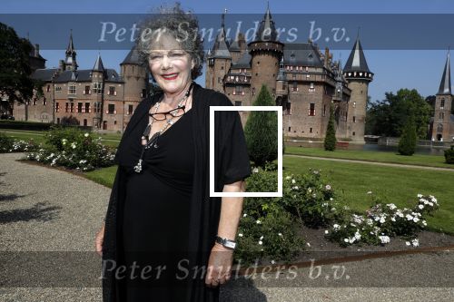Haarzuilens 6 juni 2018
Opening expositie in kasteel de haar met oa Rene Mioch Annewil Blankers Renee Soutendijk en Willeke v Ammelrooij.