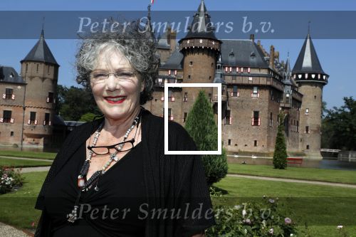 Haarzuilens 6 juni 2018
Opening expositie in kasteel de haar met oa Rene Mioch Annewil Blankers Renee Soutendijk en Willeke v Ammelrooij.
