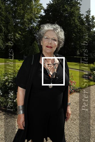 Haarzuilens 6 juni 2018
Opening expositie in kasteel de haar met oa Rene Mioch Annewil Blankers Renee Soutendijk en Willeke v Ammelrooij.