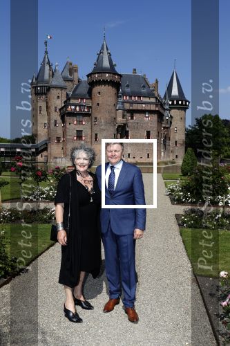 Haarzuilens 6 juni 2018
Opening expositie in kasteel de haar met oa Rene Mioch Annewil Blankers Renee Soutendijk en Willeke v Ammelrooij.