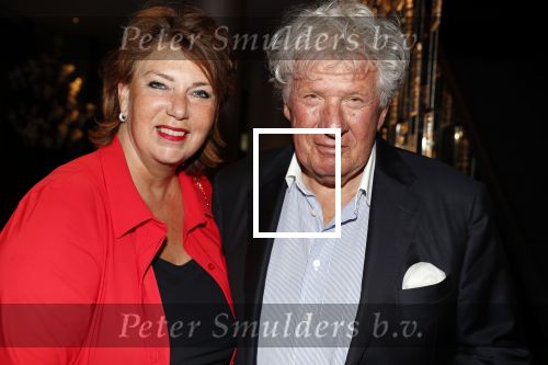 Utrecht 2 juni 2018
Gala van Wesley Sneijder in Hoptel v d Valk. Wesley kreeg een belangrijke onderscheiding van de gemeente Utrecht buit bhanden van Burgemeester Jan v Zanen. Yolanthe Sneijder Cabau v Kasbergen feliciteerde hem. Willibrord Frequin met vriendin