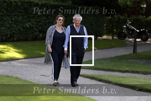Haarzuilens 6 juni 2018
Opening expositie in kasteel de haar met oa Rene Mioch Annewil Blankers Renee Soutendijk en Willeke v Ammelrooij. Willibrord Frequin met vriendin