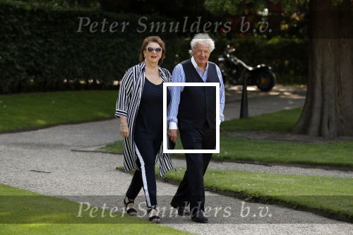 Haarzuilens 6 juni 2018
Opening expositie in kasteel de haar met oa Rene Mioch Annewil Blankers Renee Soutendijk en Willeke v Ammelrooij. Willibrord Frequin met vriendin