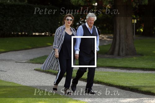 Haarzuilens 6 juni 2018
Opening expositie in kasteel de haar met oa Rene Mioch Annewil Blankers Renee Soutendijk en Willeke v Ammelrooij. Willibrord Frequin met vriendin
