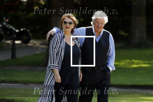 Haarzuilens 6 juni 2018
Opening expositie in kasteel de haar met oa Rene Mioch Annewil Blankers Renee Soutendijk en Willeke v Ammelrooij. Willibrord Frequin met vriendin