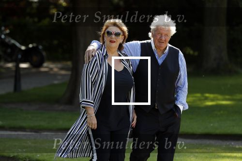 Haarzuilens 6 juni 2018
Opening expositie in kasteel de haar met oa Rene Mioch Annewil Blankers Renee Soutendijk en Willeke v Ammelrooij. Willibrord Frequin met vriendin