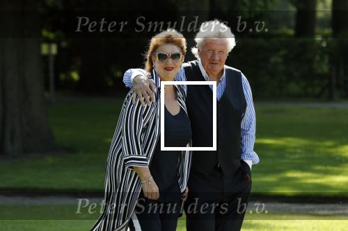 Haarzuilens 6 juni 2018
Opening expositie in kasteel de haar met oa Rene Mioch Annewil Blankers Renee Soutendijk en Willeke v Ammelrooij. Willibrord Frequin met vriendin