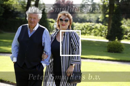 Haarzuilens 6 juni 2018
Opening expositie in kasteel de haar met oa Rene Mioch Annewil Blankers Renee Soutendijk en Willeke v Ammelrooij. Willibrord Frequin met vriendin