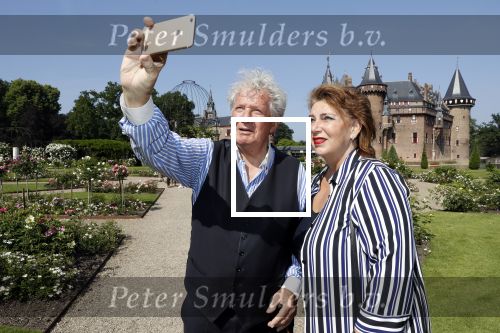 Haarzuilens 6 juni 2018
Opening expositie in kasteel de haar met oa Rene Mioch Annewil Blankers Renee Soutendijk en Willeke v Ammelrooij. Willibrord Frequin met vriendin