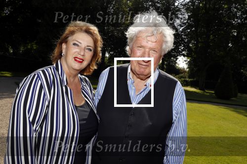 Haarzuilens 6 juni 2018
Opening expositie in kasteel de haar met oa Rene Mioch Annewil Blankers Renee Soutendijk en Willeke v Ammelrooij. Willibrord Frequin met vriendin