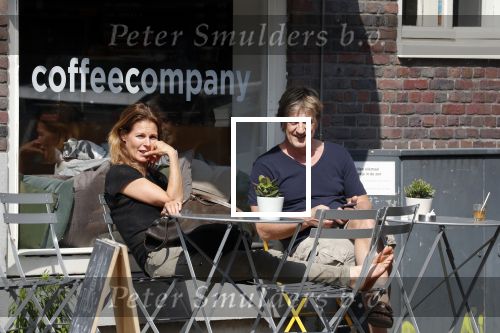 Amsterdam 23 mei 2018
Wim Kieft met vriendin op terras bij de coffeecompany.