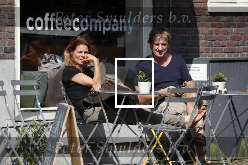 Amsterdam 23 mei 2018
Wim Kieft met vriendin op terras bij de coffeecompany.