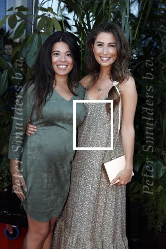 Amsterdam 5 juni 2018
Premiere Jurassic world in het amsterdam theater. Xelly Cabau v Kasbergen met vriend en een vriendin